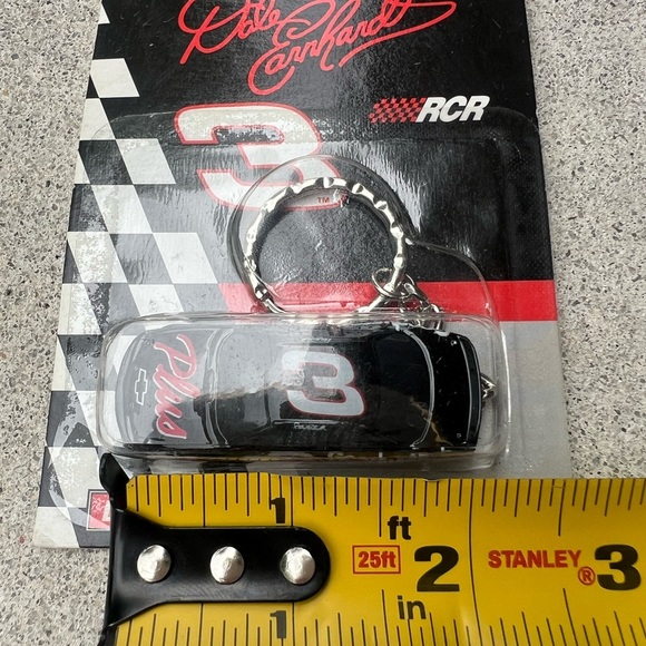 Dale Earnhardt #3 Winners Circle
Action Goodwrench Car 1:64
Series 2 & Key Chain - Picture 7 of 9
